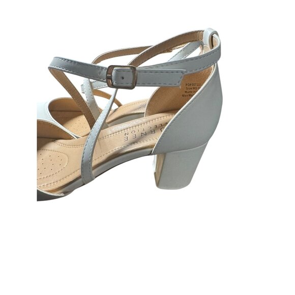 Journee Collection White Faux Leather Cross Strap Heels Size 10 NWB - Picture 9 of 10